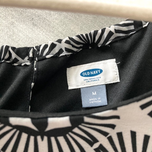 Old Navy Summer Maxi Dress - M - Like new - Picture 10 of 11